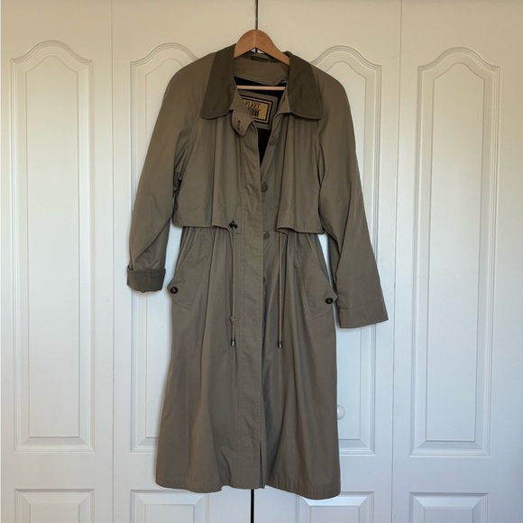 fleet street Jackets & Blazers - Vintage Tan Plaid Lined Trench Coat